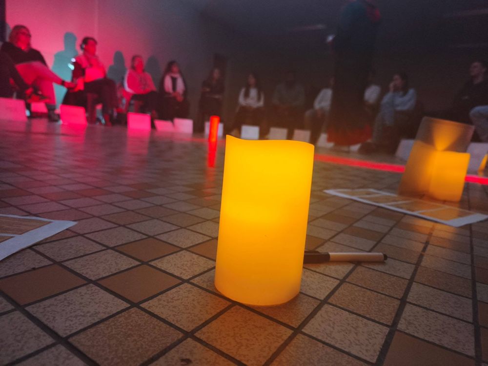 Ambiance fumée et lumières de la soirée